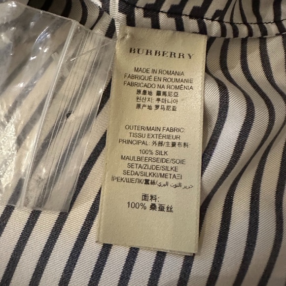 Burberry Brit Blouse, Size XS, Black and White - Picture 6 of 11